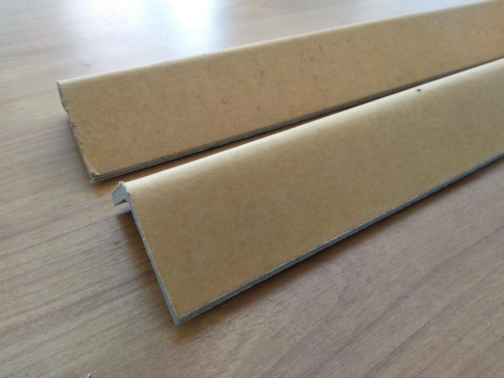 กระดาษฉากเข้ามุม (Corner Bar / Angle Board)